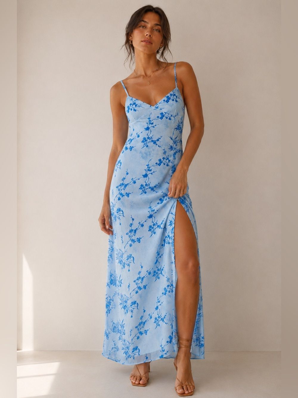 NWT Hello Molly Blue Floral Print Maxi Dress Size Small US 4 Spaghetti Strap